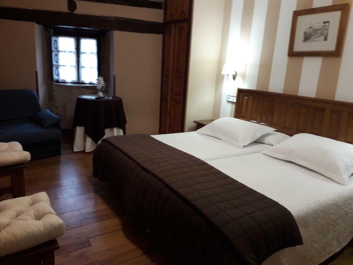 Posada Santa Juliana Santillana del Mar Eksteriør billede